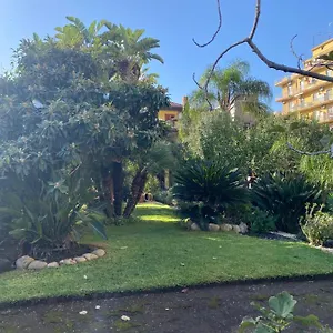 https://casa-delle-rose-catania.catania-hotels.net
