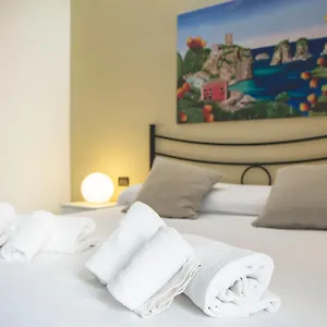 https://strange-apartament.catania-hotels.net